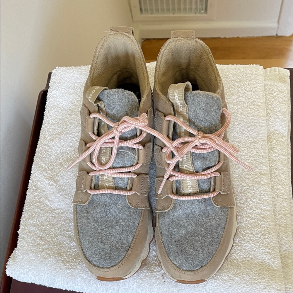 Sorel Kids Beige and Pink Lace Sneakers